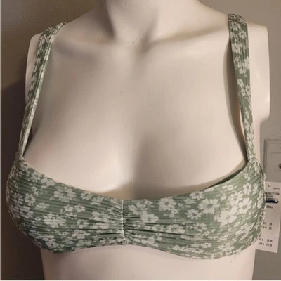 Nuevo con etiquetas Top de Bikini Hollister Acanalado Maillot Talla XS Romántico Demi Copa Coqueta Floral Foto 1 de 4