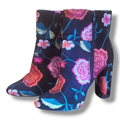 Botín JustFab Marguerite para mujer talla 7 bordado floral 4" tacón bloque Foto 1 de 4