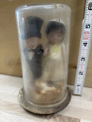 СУПЕР ВИНТАЖНЫЙ СВАДЕБНЫЙ ТЮК ТОППЕР ЗАПЕЧАТАННЫЙ С ОРИГИНАЛЬНЫМ ТОРТОМ В СТРАННОЙ КАПСУЛЕ ВРЕМЕНИ! - Изображение 1 из 4