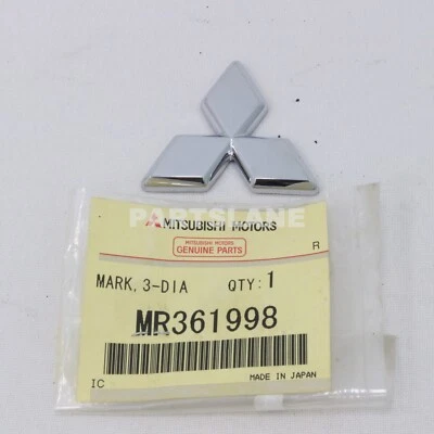 Mitsubishi Chariot Minica OEM genuino tres diapositivas marca emblema MR361998 Foto 1 de 2