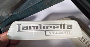 Stemmi Lambretta Innocenti In Plastica Set 6 Pezzi - Foto 1 di 9