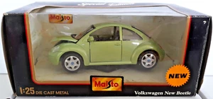 Maisto Maßstab 1:25 grün Volkswagen Käfer Sonderedition Türen Motorhaube offen...NEU - Bild 1 von 2