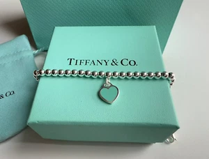 Tiffany & Co. Blaues Herz-Charm-Armband, Länge 18 cm - Bild 1 von 6