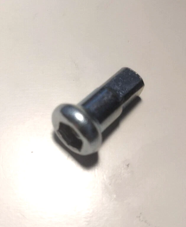 Pezón de radios Kawasaki 41032-1064 KX500 KX250 KX125 KDX250 KLX650 NOS nuevo Foto 1 de 1