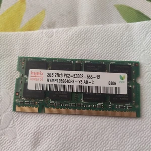 memoria ram Hynix 1gb 2Rx8 PC-5300S-555-12 per laptopp - Foto 1 di 1
