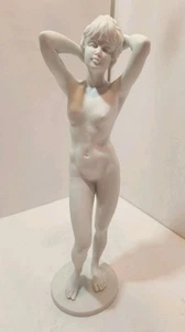 Biscotto porcellana vintage Kaiser Germany W Gawantka donna nuda in piedi - Foto 1 di 12