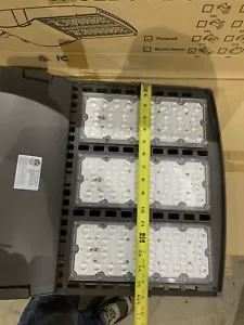 240 Watt Led Out Door Light 277-480 Volts 4000k IP67 New 50/60 HZ Outdoor - Picture 1 of 8