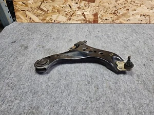 CONJUNTO TOYOTA RAV4 19-23 FABRICANTE DE EQUIPOS ORIGINALES BRAZO DE CONTROL INFERIOR PASAJERO DELANTERO DERECHO TRACCIÓN DELANTERA 2,5 L - Imagen 1 de 6