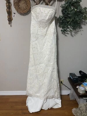 Vestido de novia MORI LEE blanco escote recto sin tirantes dorado con apliques 12 Foto 1 de 4