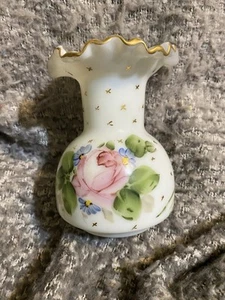 Fenton Art Glass Charleton Roses Ruffled Milk Glass Bud Vase c1940-1959 USA 5.5" - Picture 1 of 6