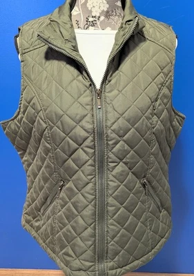 Kendra Scott 军队绿色绗缝背心,尺寸 8,常规,状况完好。 — 第 1/4 张图片