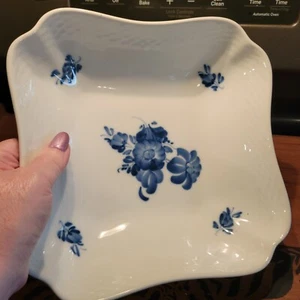 Royal Copenhagen Blue Flowers Denmark Braided 8" Square Vegetable Bowl 8063 1966 - Picture 1 of 14