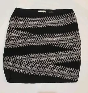 H&M Skirt Black Zig Zag Stretch Mini Skirt Size Small - Picture 1 of 5