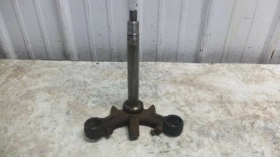 69 Yamaha YDS6 Y DS6 250 inferior inferior triple árbol horquilla amortiguador montaje Foto 1 de 4