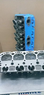 Pair 333882 SBC  350  74-80 Chevy Cylinder Heads 75cc 1.94/1.5 Foto 1 de 4