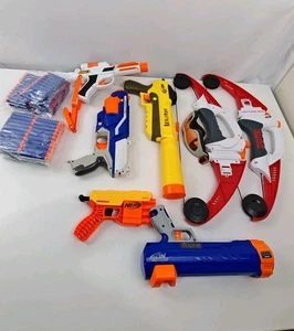 Lotto Bundle NERF - 6 Blaster + 2 Mega Fiocchi Fulmini + Pacchetto Freccette - Fortnite - Foto 1 di 6