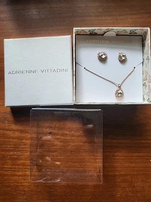 Juego de pendientes collar ADRIENNE VITTADINI CIRCONITA CÚBICA rosa/oro - color nuevo en caja Foto 1 de 4