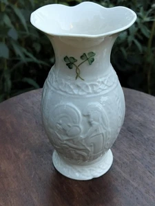 Jarrón Irish Belleek China Trébol Lindisfarne Canadá 2001 - Imagen 1 de 14