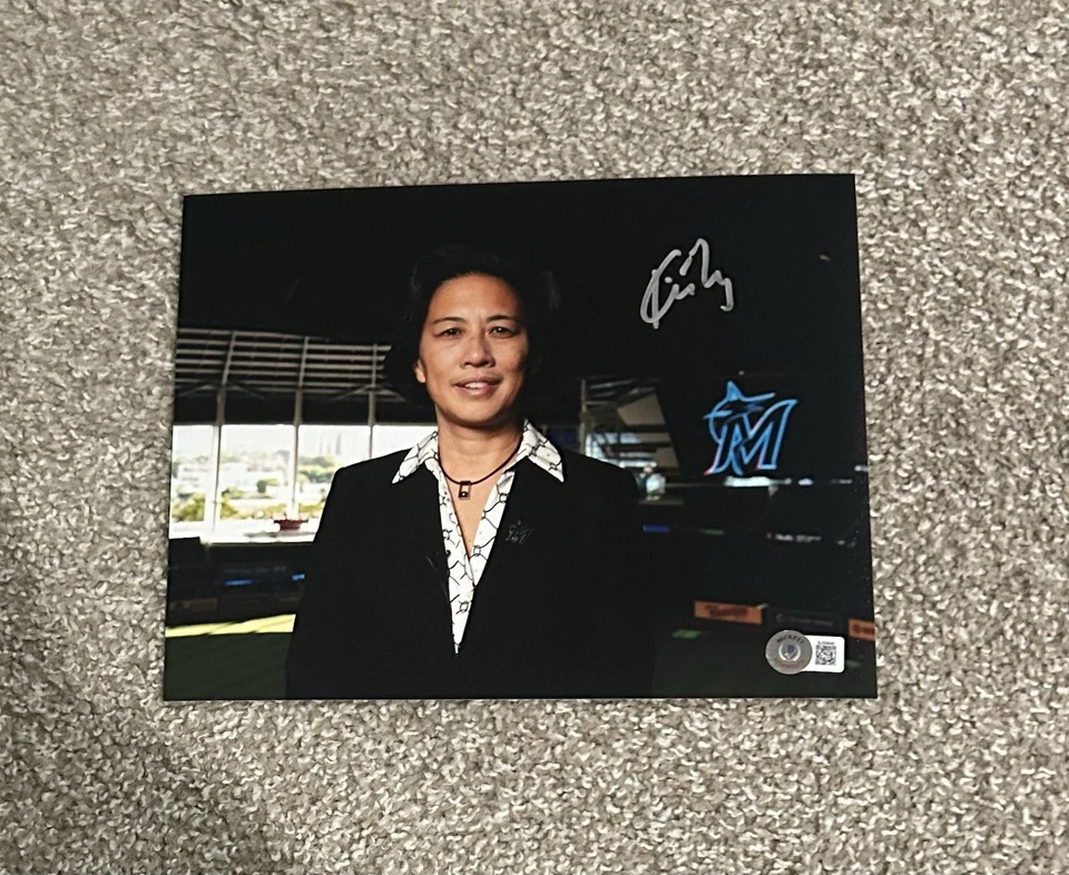 Foto autografiada firmada por Kim NG 8x10 Miami Marlins GM RARA BAS BECKETT 2 Foto 1 de 1