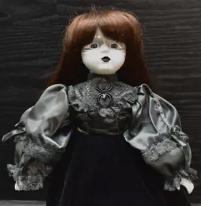 OOAK - Creepy Witch Doll Prop - Halloween - bambola di porcellana vintage 15" (110) - Foto 1 di 10