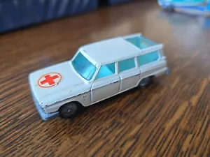 CORGI JUNIOR Studebaker Wagonaire Red Cross Ambulance Diecast 1:64 Great Britain - Picture 1 of 9