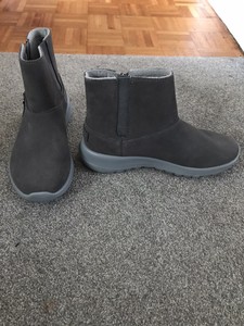 skechers grey boots