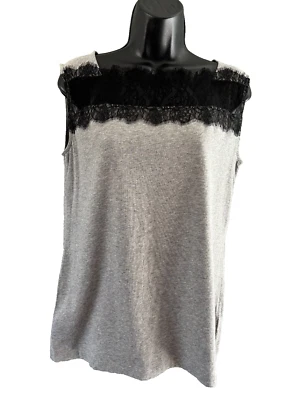 Camiseta sin mangas gris estilo Cabi #3851 para mujer con encaje negro Zadie Lacey pequeña Foto 1 de 4
