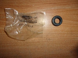 GENUINE MERCURY Crankshaft Seal NEW 26-73315 20 HP & MODEL 200 20 HP - Picture 1 of 4
