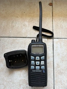 Icom Buoyant IC-M35 VHF - Photo 1/9