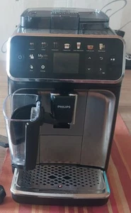 Philips Kaffeevollautomat 5400 Series LatteGo, Schwarz, Milchsystem - Bild 1 von 2