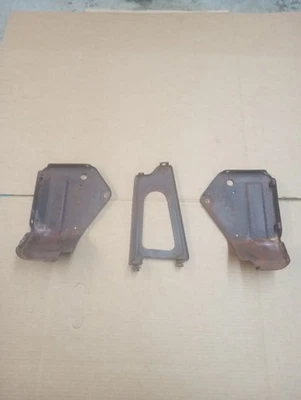 Chevy Impala 1963 soporte de rejilla soporte soporte montaje. centro-exterior. OEM  Foto 1 de 4