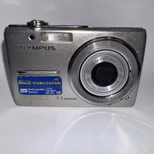 Appareil photo numérique Olympus FE-230 7,1 MP Point Shoot argent zoom 3x LCD en l'état - Photo 1/5