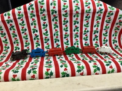 老式DOLLHOUSE微型迷你金属压铸火车套装机车 — 第 1/4 张图片