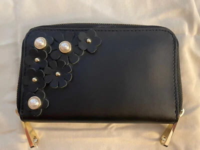 ZAC POSEN EARTHA Indexer wallet  NWOT Leather w/ Flowers Daisies & Faux Pearls - Image 1 of 4