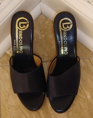 Vintage Bandolino Womans Slip-In Shoe In Navy Blue & Made In Italy-3.50 Heel-New - Image 1 of 4