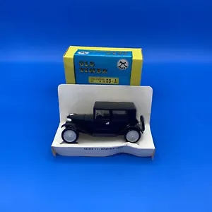 Igra OLD TIMER 1924 Tatra 11 Limusina Limousine 1:36 Plastic Made In CSSR - Picture 1 of 12