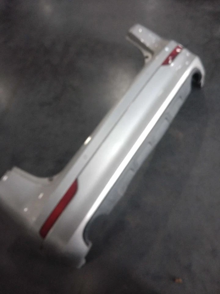 Rear Bumper Without Blind Spot Alert Fits 16-18 ENVISION 534889 — 第 1/1 张图片