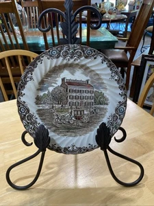 Vintage Johnson Bros “Heritage Hall” dinner plate  9 7/8” - Picture 1 of 2