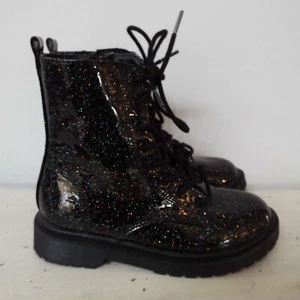 Steve Madden Black Sparkle Glitzer Mädchen Kampfstiefel Schnürstiefel Reißverschluss Gr. 2 - Bild 1 von 9