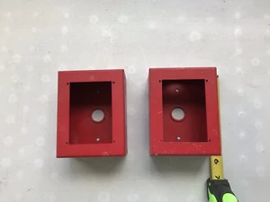 Caja roja de alarma contra incendios sin marca 5 1/4” X 4” X 2 3/8” (2 unidades) - Imagen 1 de 5