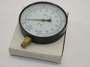 Vacuum Pressure Gauge, -30Hg-0-300PSI, 4-1/2" Face, 1/4" NPT Bottom Connectio... - Picture 1 of 5