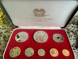 Papua New Guinea's First Coinage, 1975, 8-coin Proof Set, w/ 2 coins of silver - Picture 1 of 6