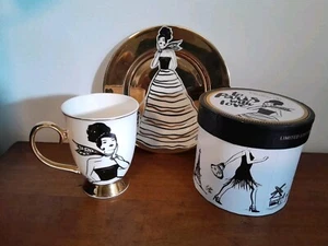 CRISTINA RE CUP & CAKE PLATE 'TO PARIS WITH LOVE' LIMITED EDITION - GOLD PLATED - Picture 1 of 6