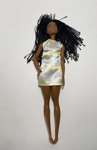 African American Barbie Puppe Fashionistas Curvy Doll MATTEL Übergröße - Bild 1 von 3
