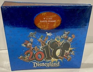 Disneyland Resort 2010 Medium Photo Album Holds 200 4" x 6" Photos NWT NEW - Picture 1 of 5