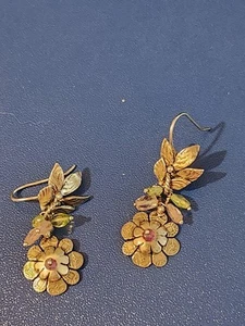 Orecchini pendenti in argento sterling con disegno floreale - Foto 1 di 4