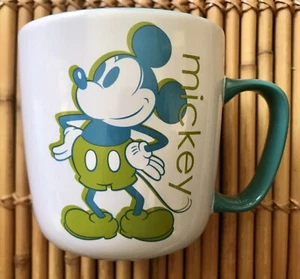 Neu im Karton 2016 Disney Store Mickey Mouse 16 Unzen Becher Farbkontrast Kollektion - blau - Bild 1 von 6