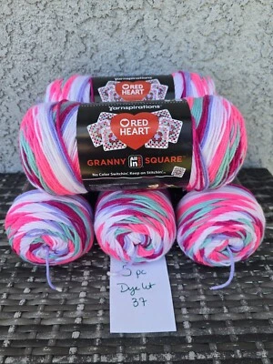 Punzón 5 madejas Yarnspirations Red Heart Granny cuadrado todo en uno blanco rosa suave Foto 1 de 4