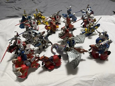 Estatuillas Papo Caballeros y Caballos Medievales Figuras de Acción ¡Lote de 37 con Etiquetas!! Foto 1 de 4