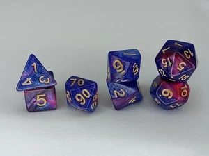 ¡Juego de dados poliédricos de 7 piezas con bolsa de elección gratuita! Juegos de mesa TTRPG DND MTG - Imagen 1 de 6